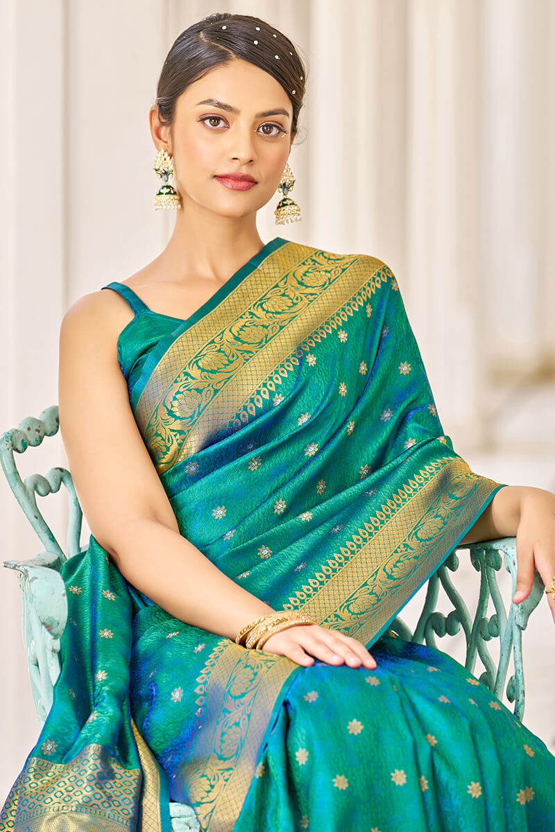 Effervescent Rama Kanjivaram Silk Saree With Assemblage Blouse Piece