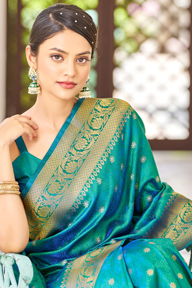 Effervescent Rama Kanjivaram Silk Saree With Assemblage Blouse Piece