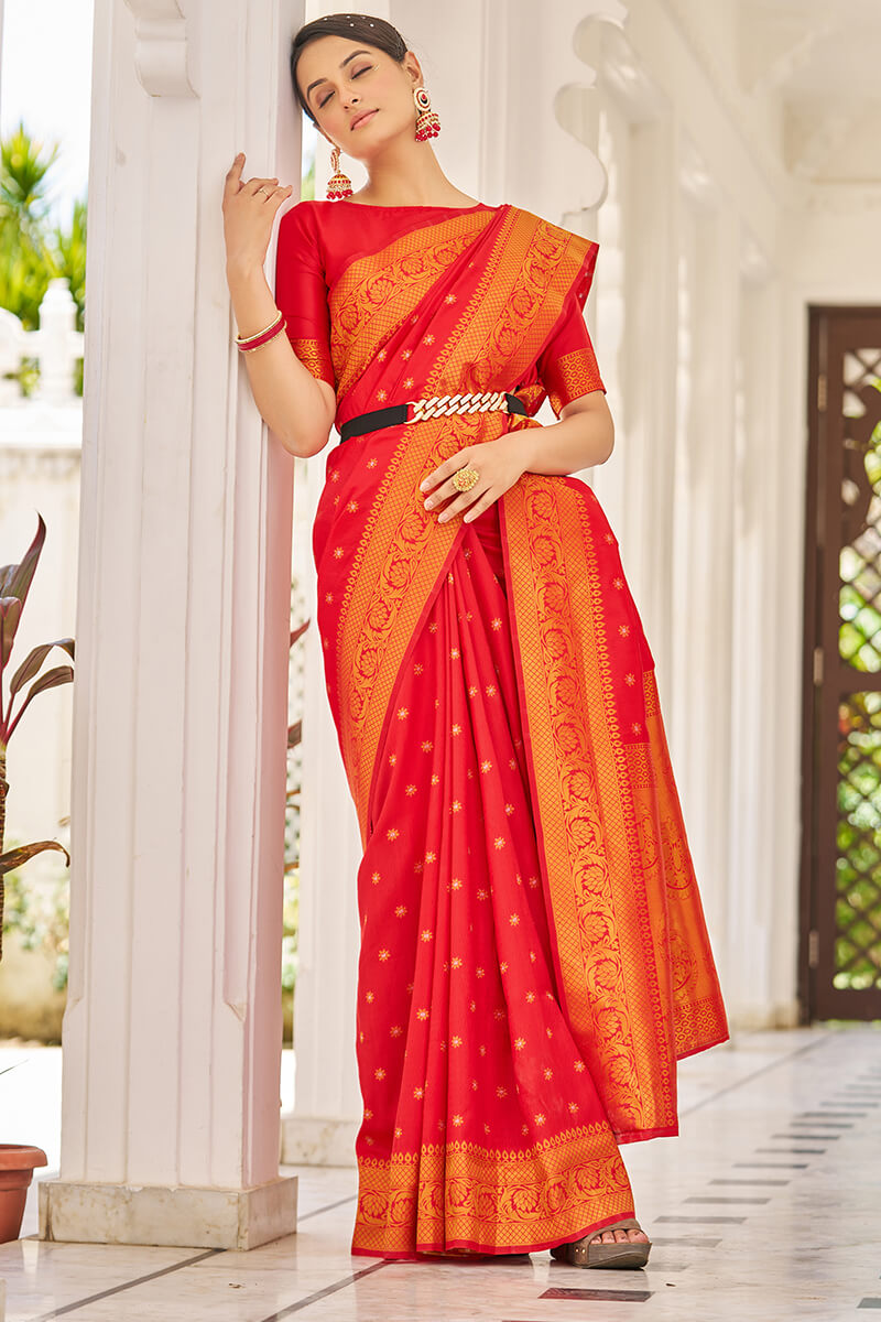 Ebullience Red Kanjivaram Silk Saree With Enticing Blouse Piece