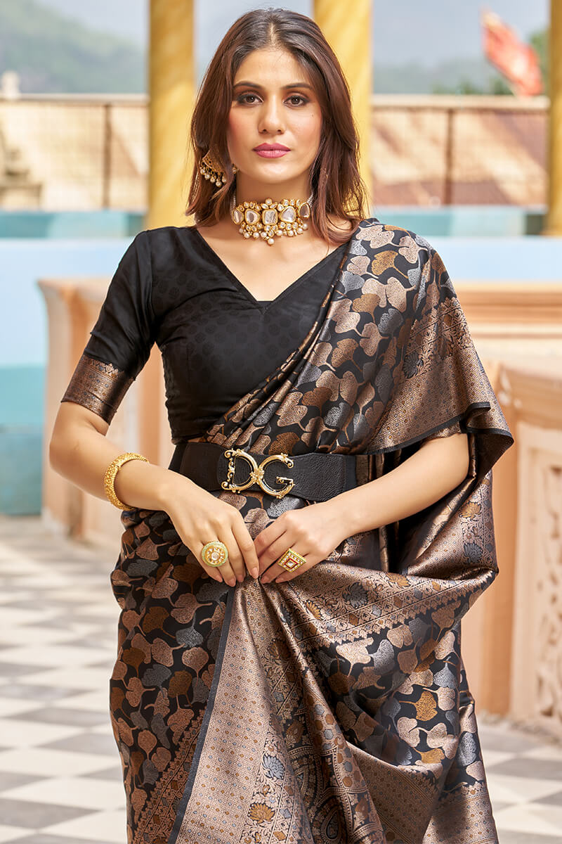 Dissemble Black Kanjivaram Silk Saree With Excellent Blouse Piece