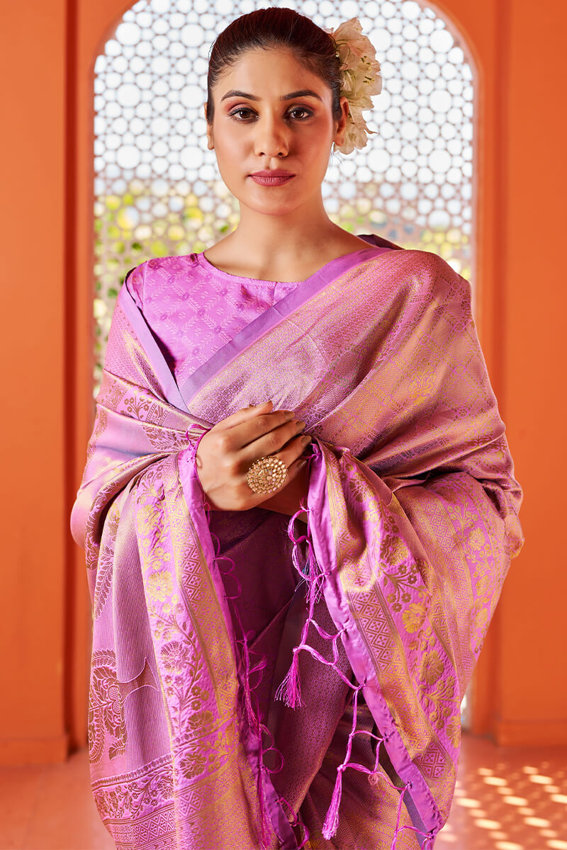 Amiable Pink Kanjivaram Silk Saree With Surreptitious Blouse Piece