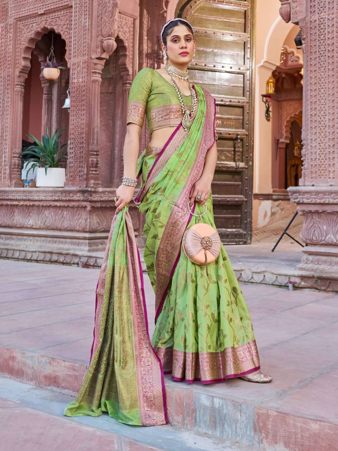 Classy Green Soft Banarasi Silk Saree With Outstanding Blouse Piece