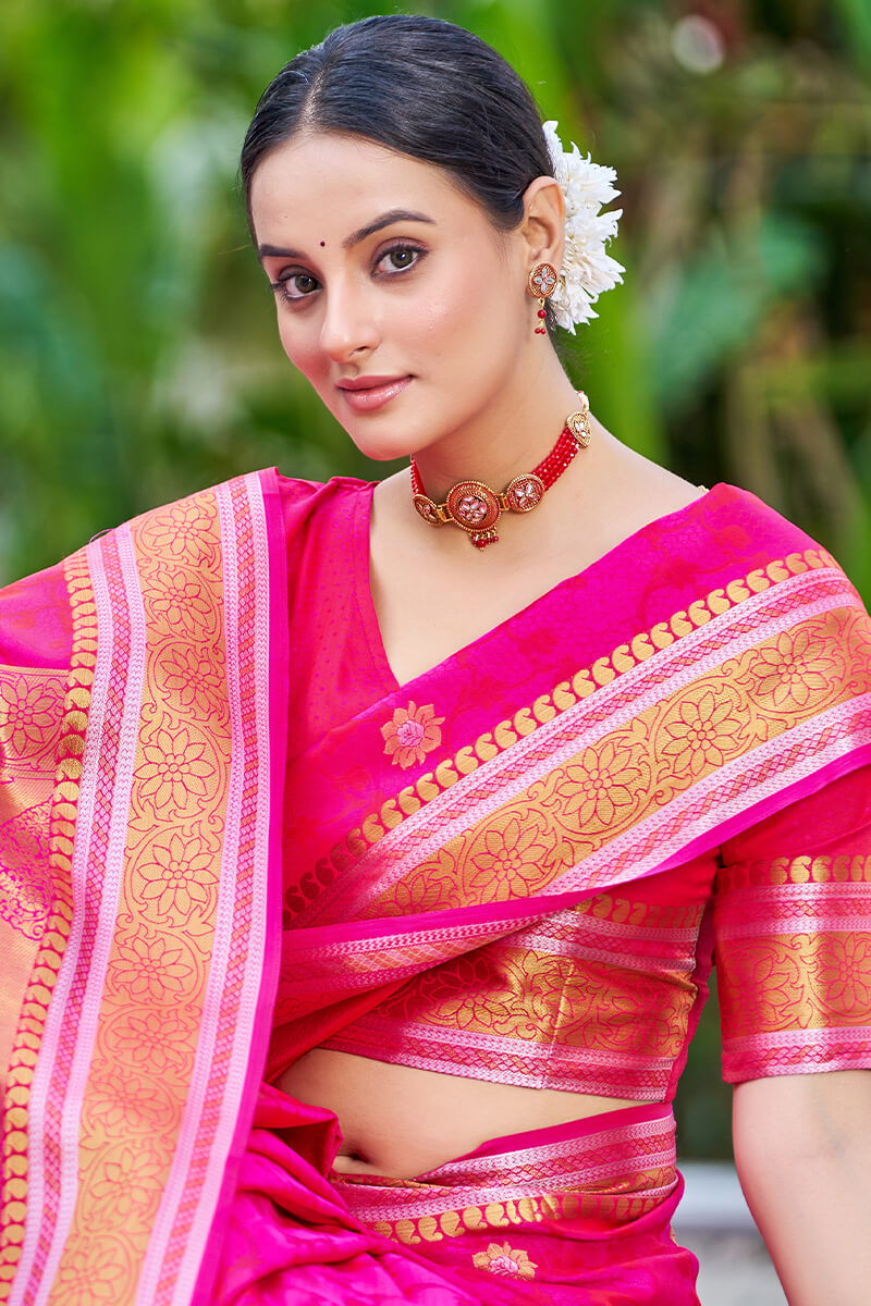 Prominent Dark Pink Kanjivaram Silk Saree With Super classy Blouse Piece