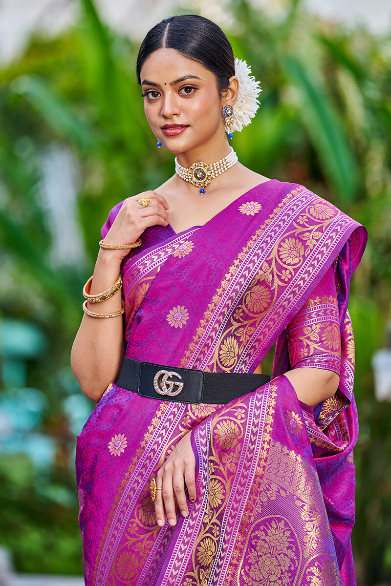 Chatoyant Purple Kanjivaram Silk Saree With Super extravagant Blouse Piece