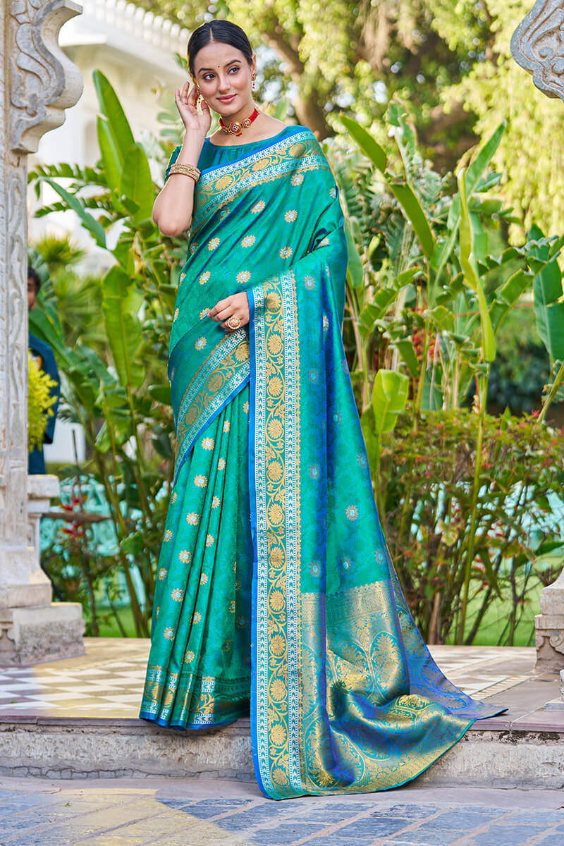 Conflate Rama Kanjivaram Silk Saree With Traditional Blouse Piece