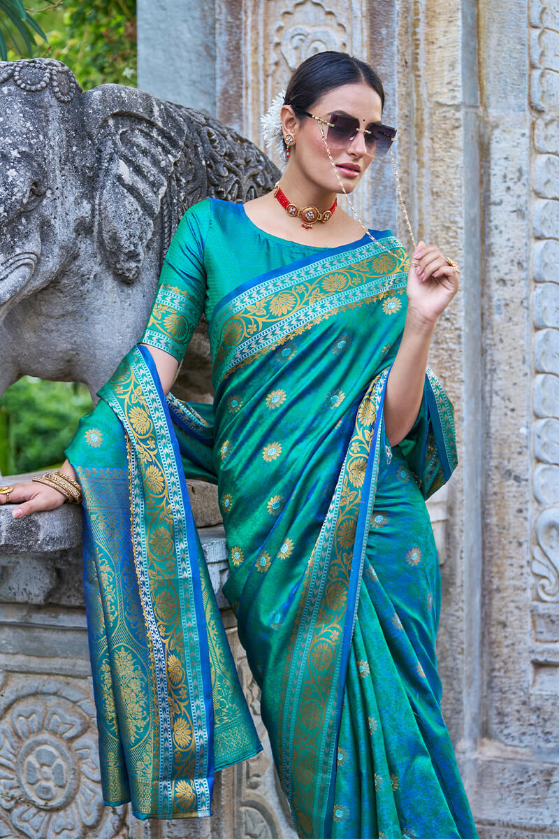 Conflate Rama Kanjivaram Silk Saree With Traditional Blouse Piece