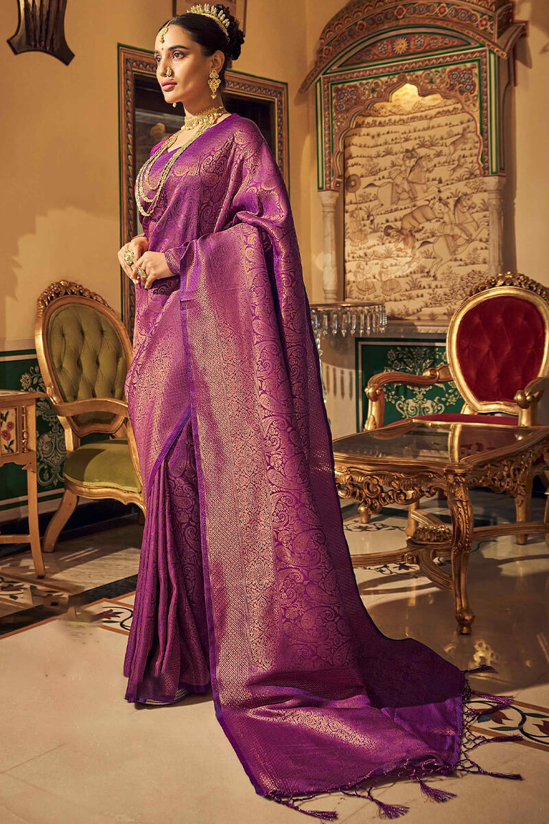 Surreptitious Purple Kanjivaram Silk Saree With Mellifluous Blouse Piece