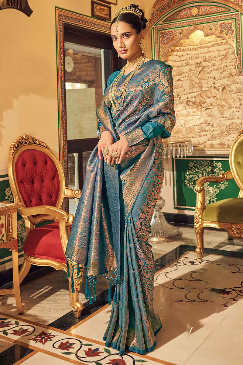 Sumptuous Rama Kanjivaram Silk Saree With Lissome Blouse Piece