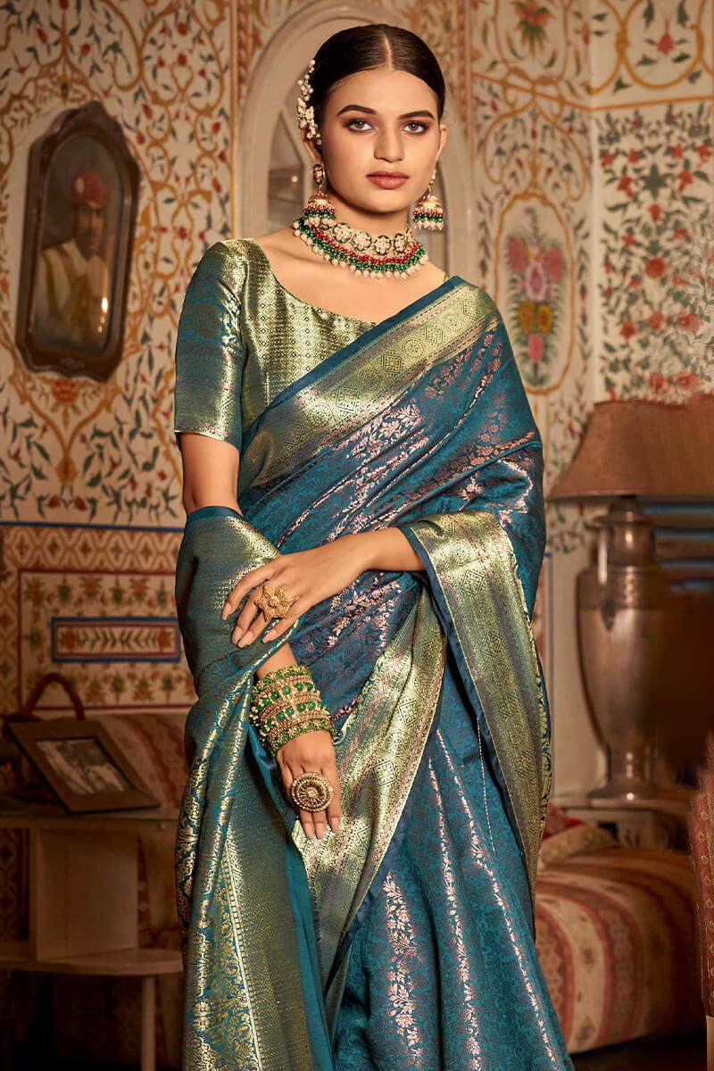 Sempiternal Rama Kanjivaram Silk Saree With Imbrication Blouse Piece