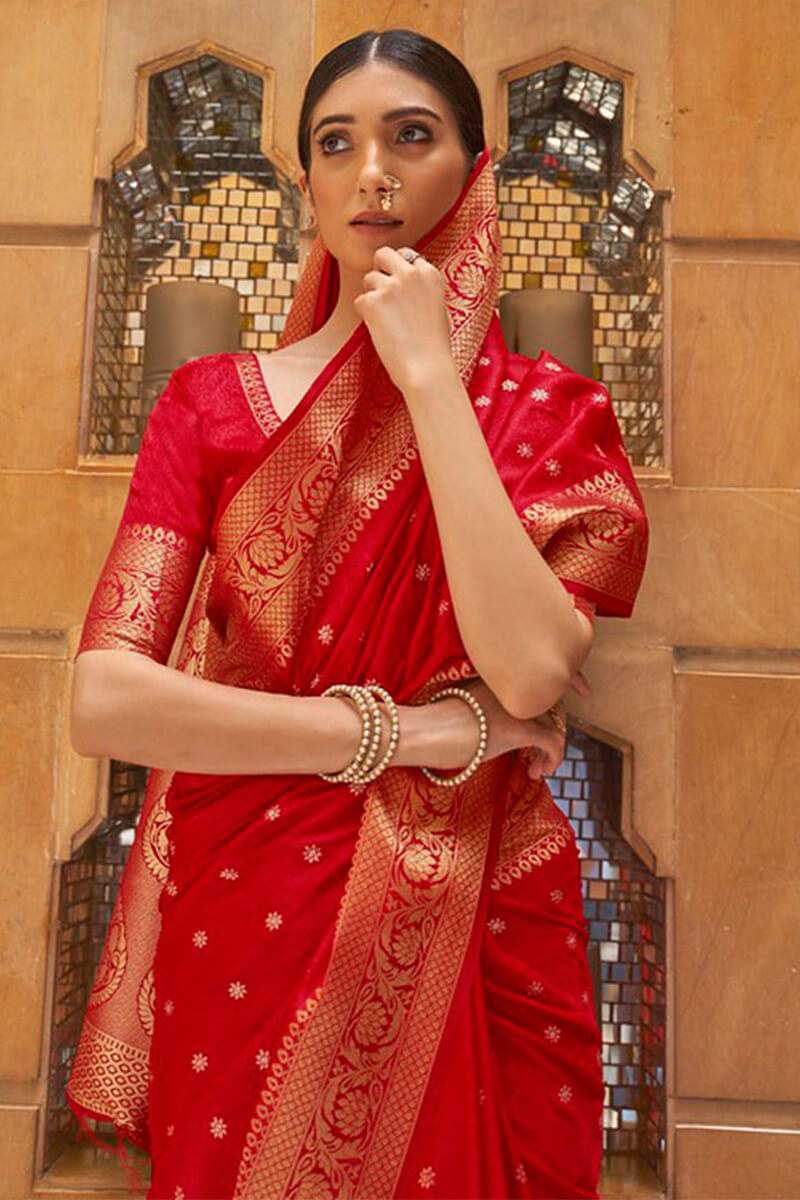 Fugacious Red Kanjivaram Silk Saree With Demure Blouse Piece