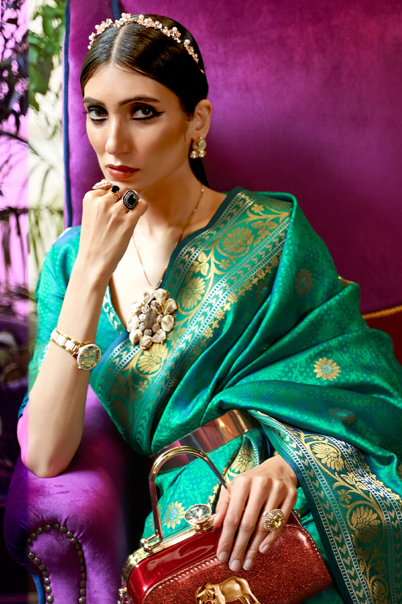 Evanescent Rama Kanjivaram Silk Saree With Cynosure Blouse Piece