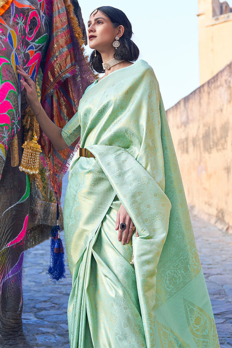 Beauteous Pista Kanjivaram Silk Saree with Entrancing Blouse Piece