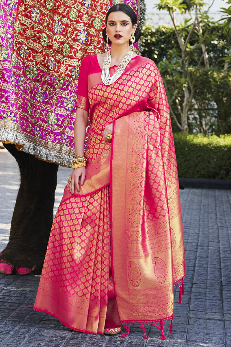 Hypnotic Dark Pink Kanjivaram Silk Saree With An insanely Blouse Piece