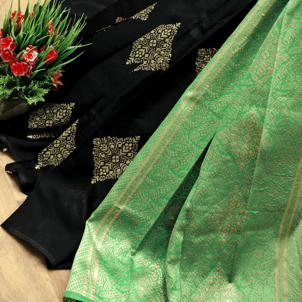 Improbable Black Soft Silk Saree With Incomparable Blouse Piece