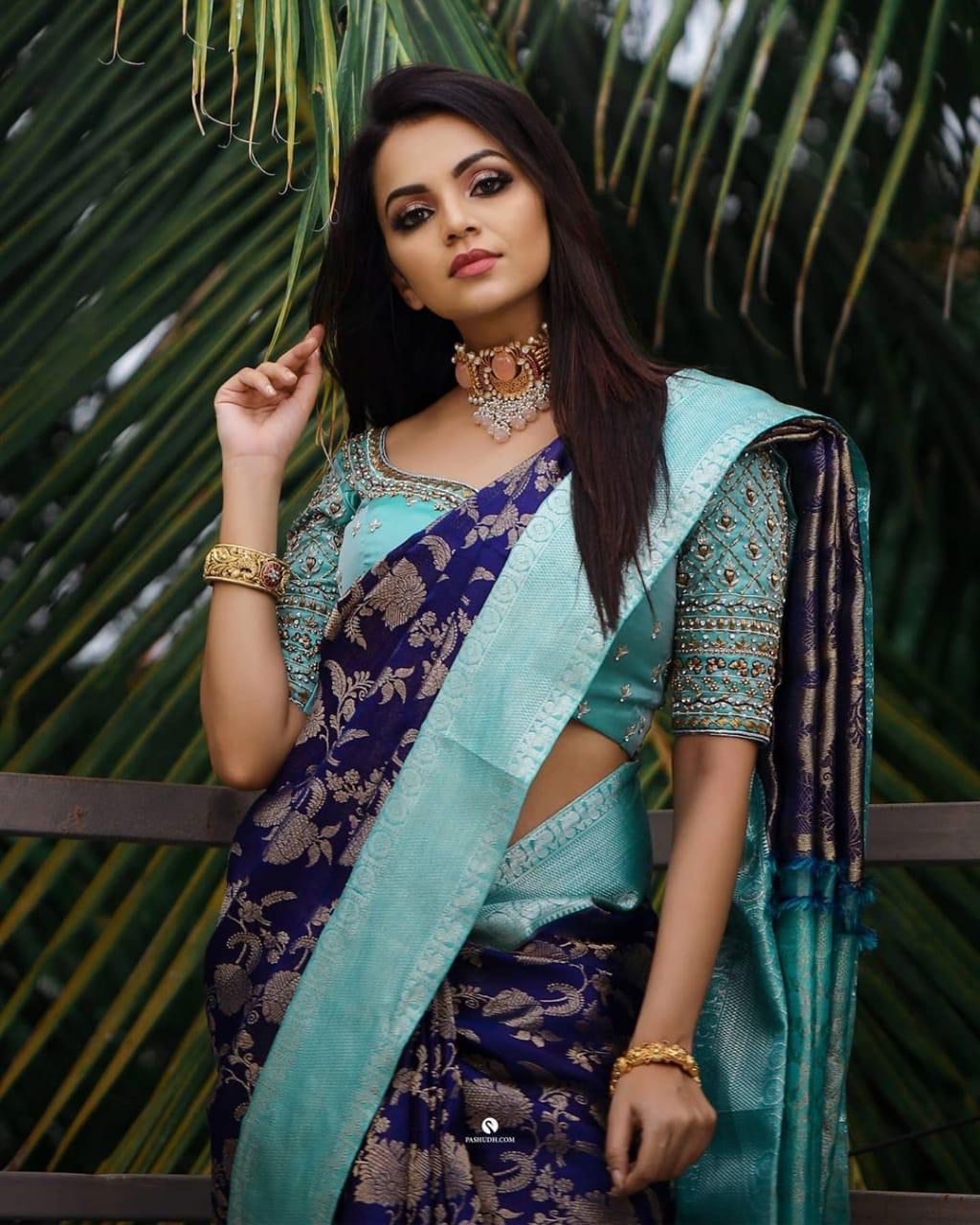 Resplendent Blue Soft Silk Saree With Exquisite Blouse Piece