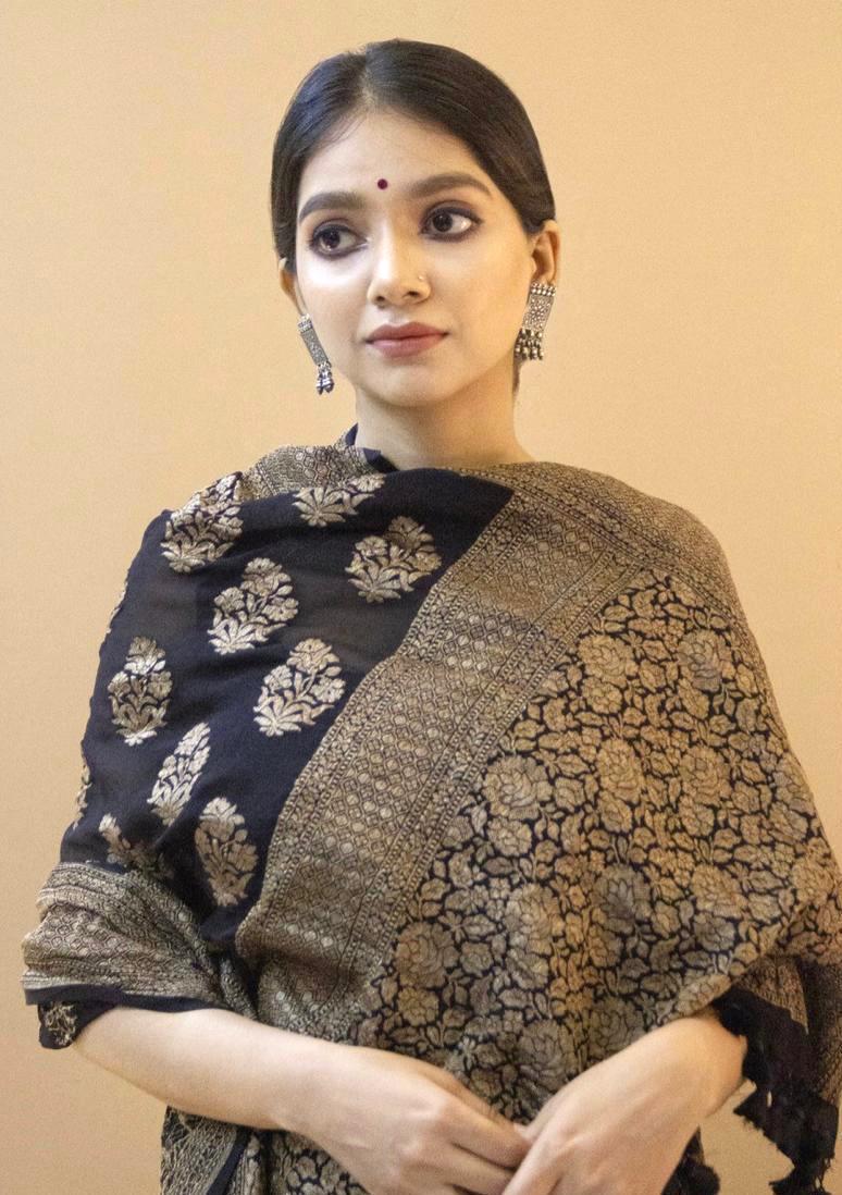 Magnificat Black Soft Silk Saree With Exuberant Blouse Piece