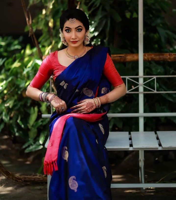 Prodigal Blue Soft Silk Saree With Tremendous Blouse Piece