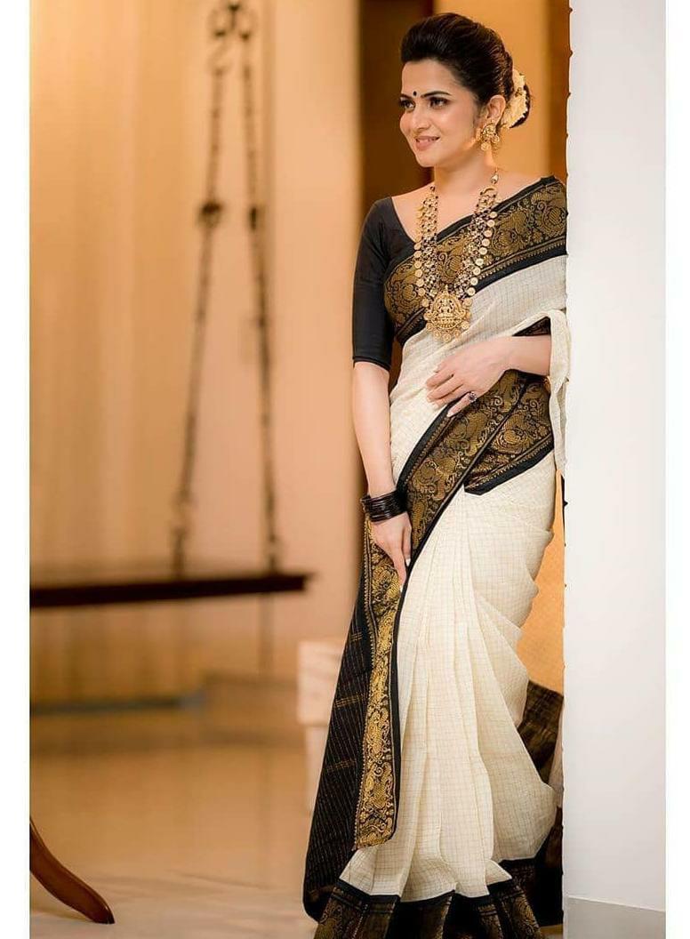 Devastating Off White Soft Banarasi Silk Saree With Enamoring Blouse Piece