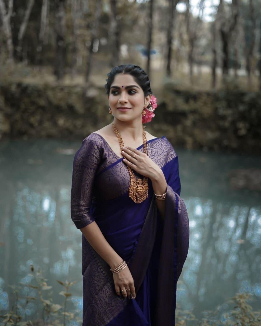 Delightful Navy Blue Soft Silk Saree With Imbrication Blouse Piece