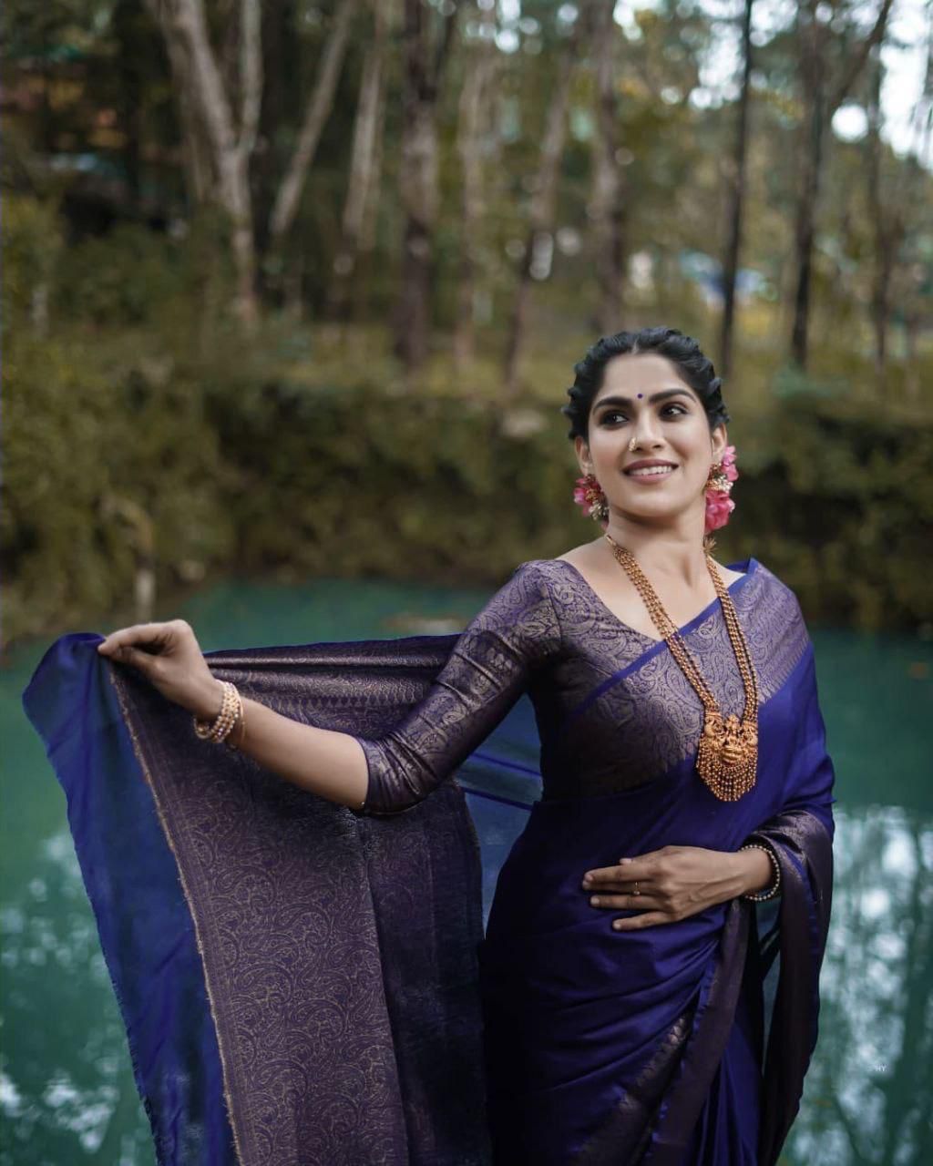 Delightful Navy Blue Soft Silk Saree With Imbrication Blouse Piece