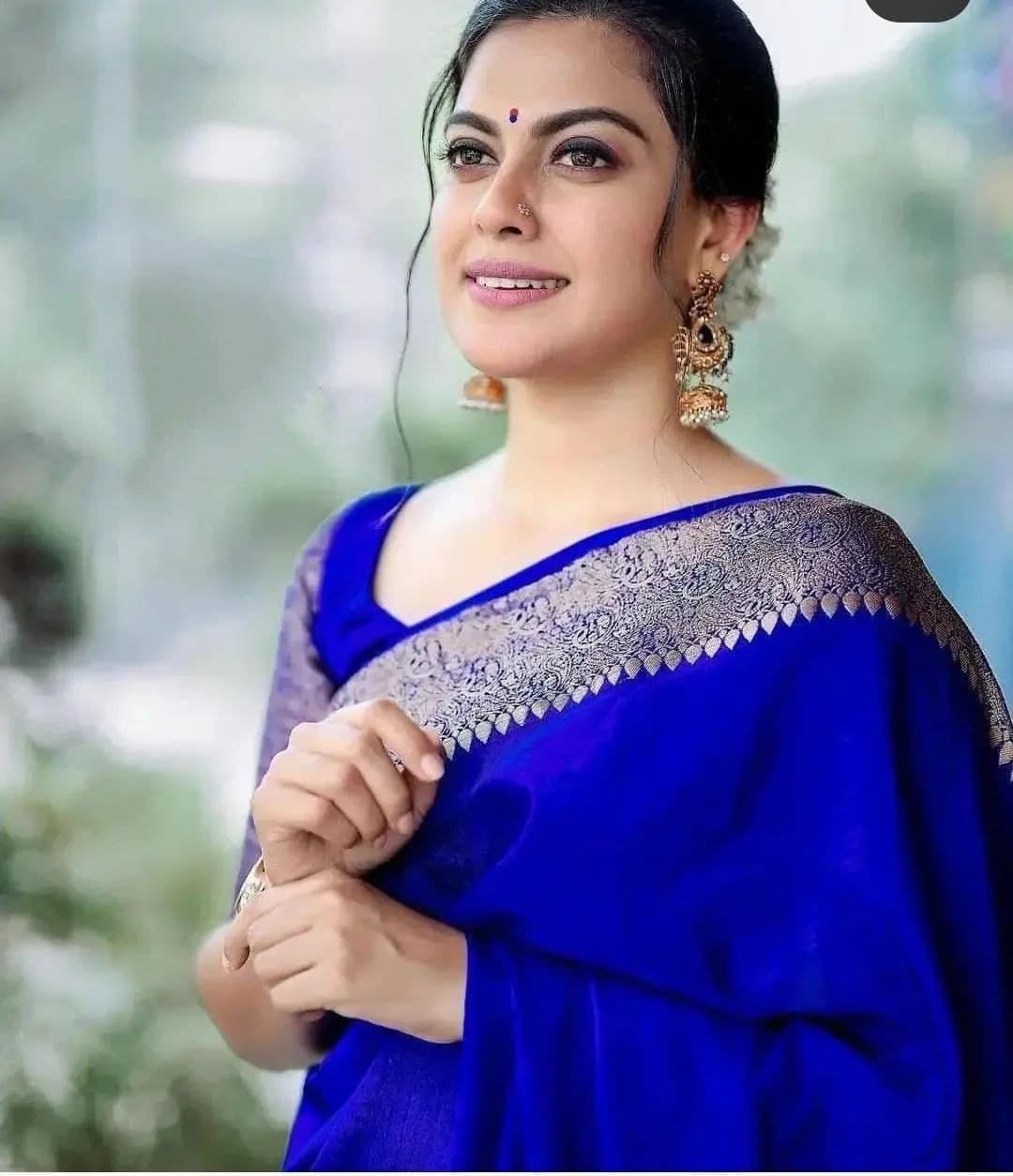 Flaunt Royal Blue Soft Silk Saree With Most Stunning Blouse Piece