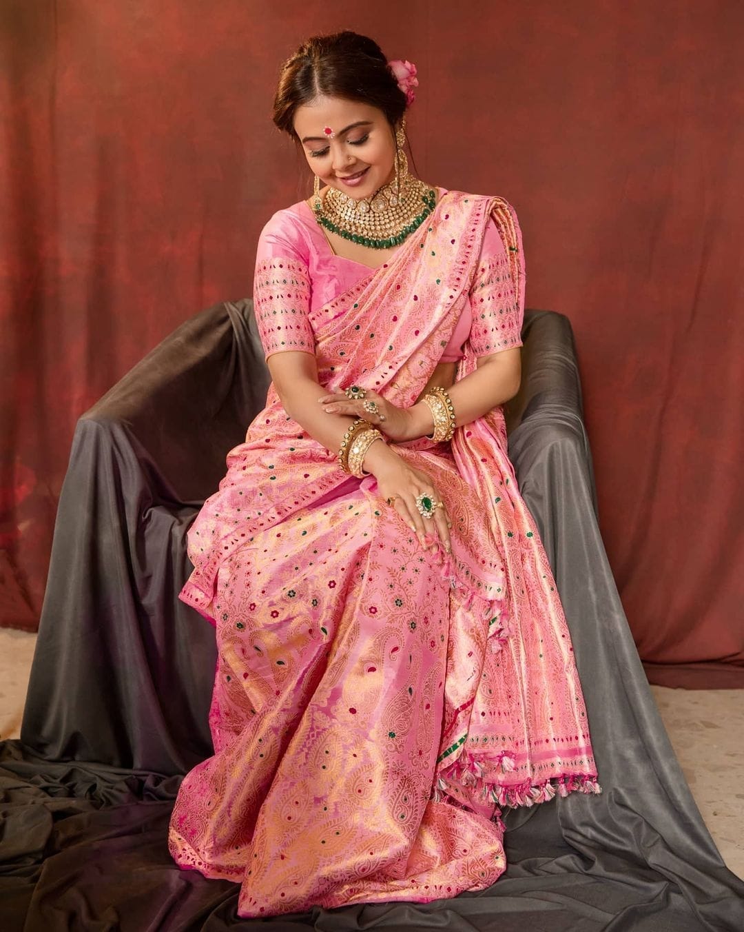 Exuberant Pink Soft Silk Saree With Supernal Blouse Piece