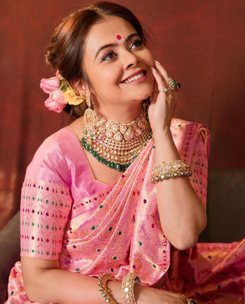 Exuberant Pink Soft Silk Saree With Supernal Blouse Piece