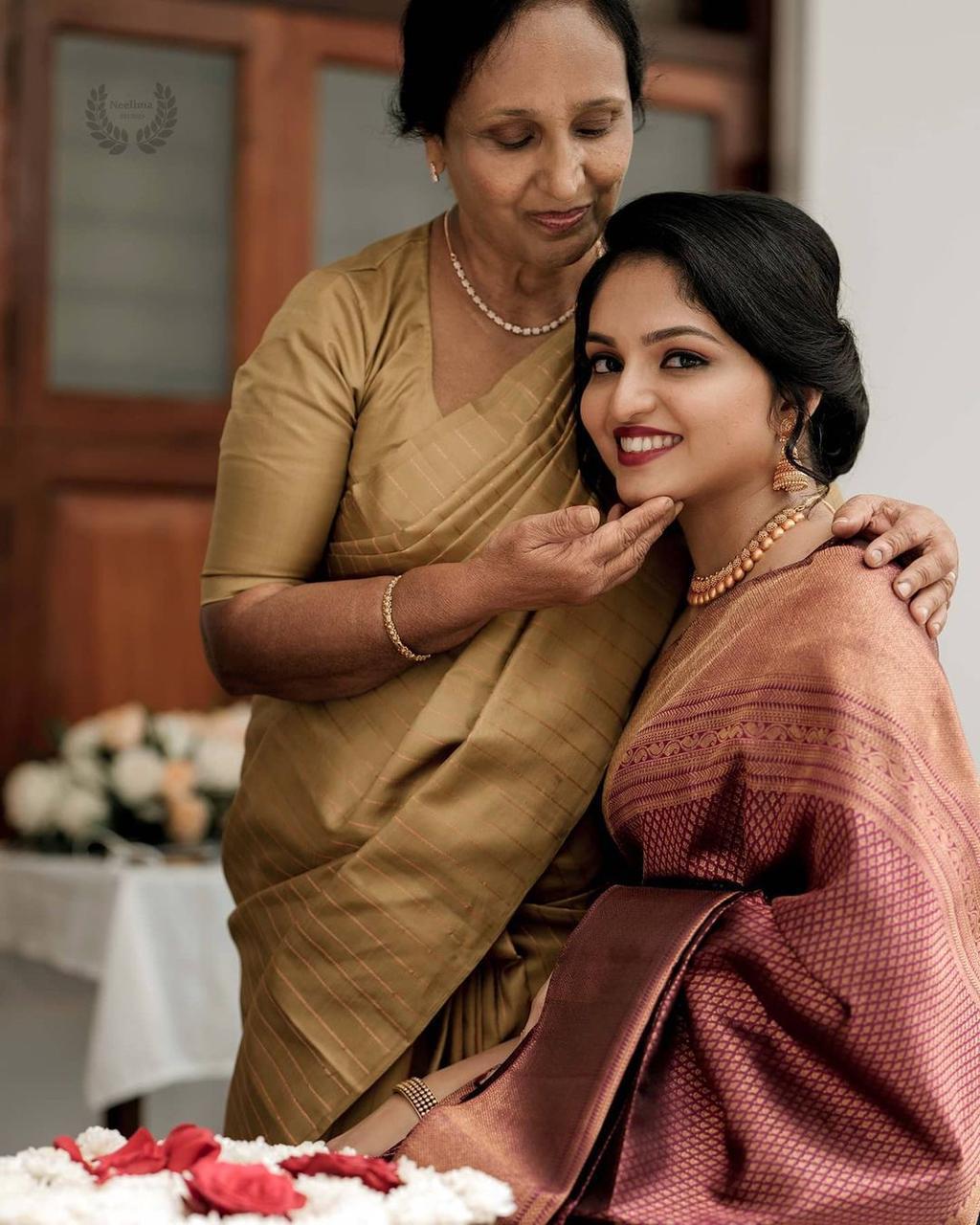 Splendorous Maroon Soft Silk Saree With Profuse Blouse Piece