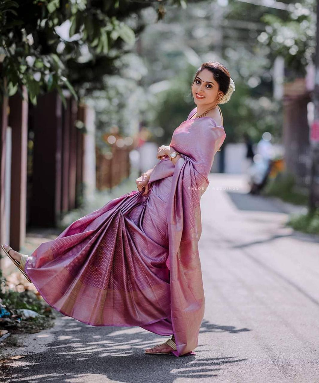 Transcendent Pink Soft Silk Saree With Easy on the eyes Blouse Piece