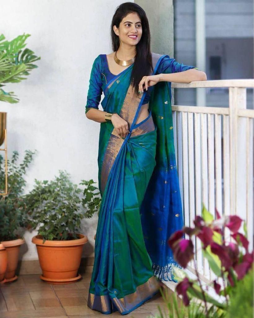 Devastating Rama Soft Silk Saree with Staggering Blouse Piece