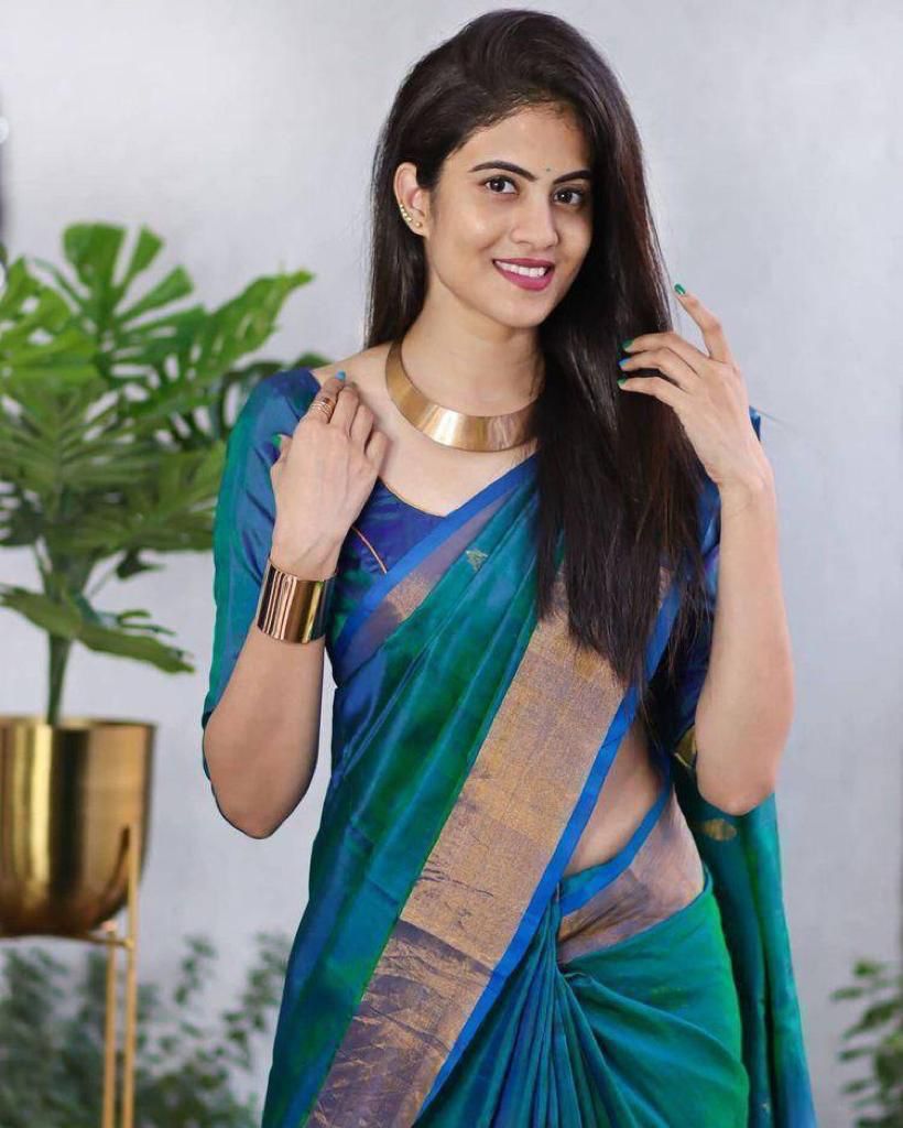 Devastating Rama Soft Silk Saree with Staggering Blouse Piece