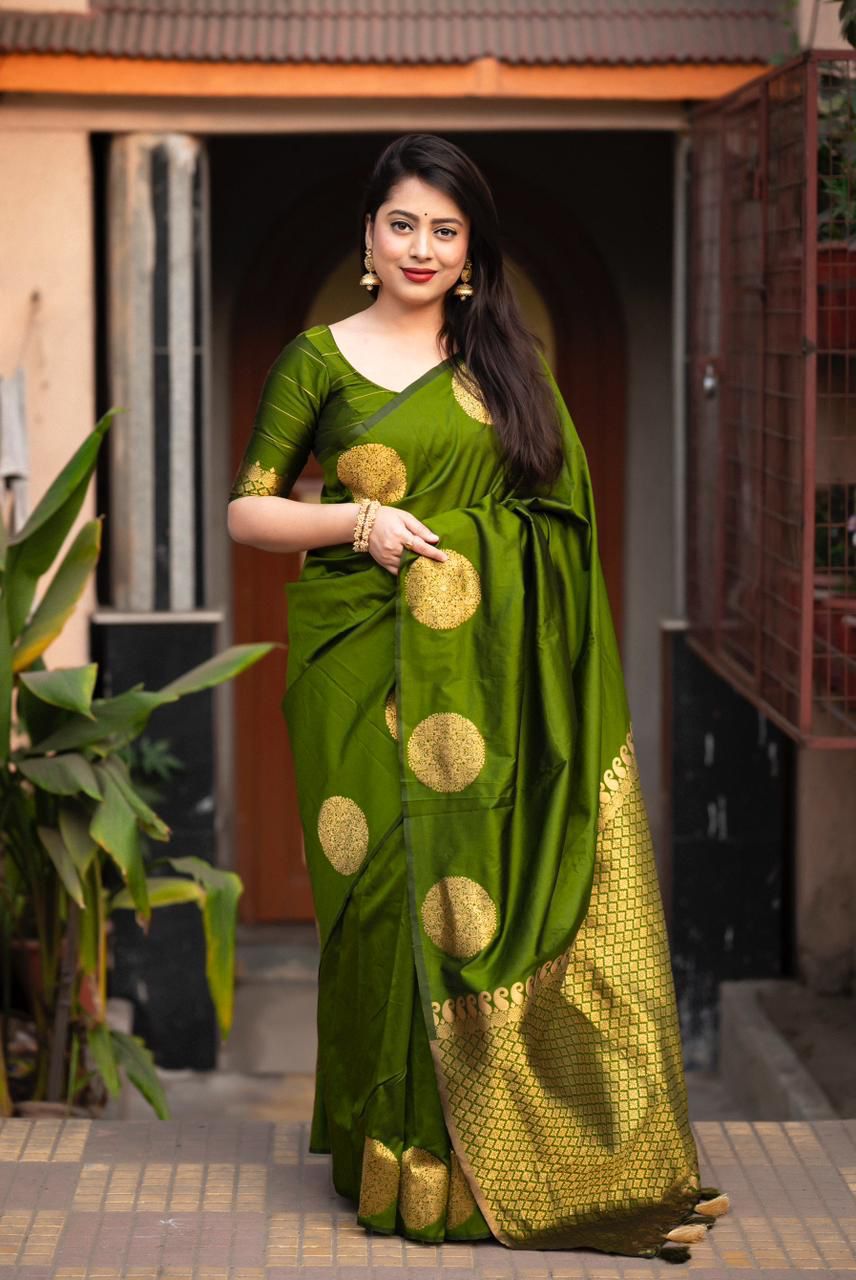 Glittering Green Soft Silk Saree With Beguiling Blouse Piece