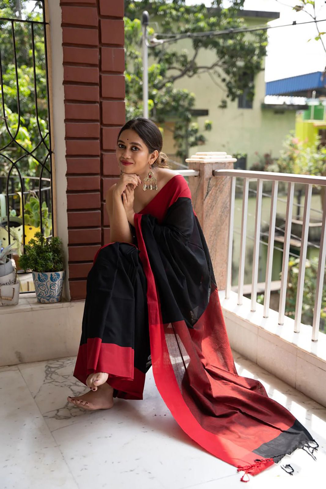 Tempting Black Cotton Silk Saree With Quixotic Blouse Piece