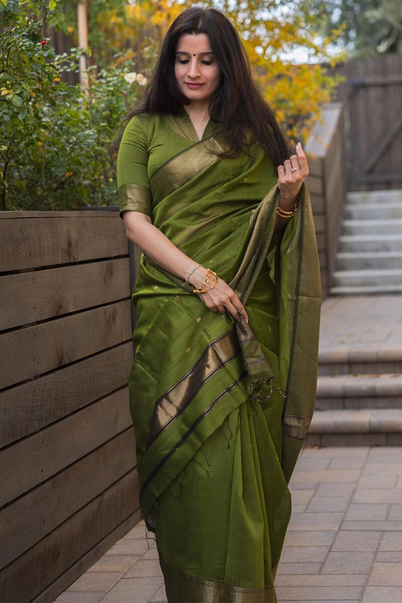 Bucolic Green Cotton Silk Saree With Redolent Blouse Piece