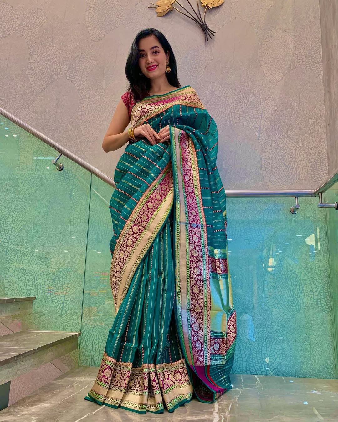 Entrancing Rama Soft Silk Saree With Classy Blouse Piece