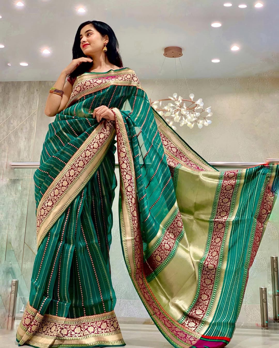 Entrancing Rama Soft Silk Saree With Classy Blouse Piece