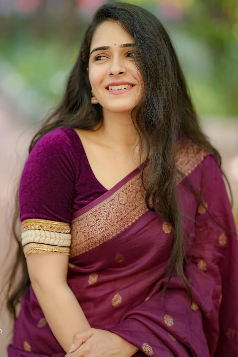 Tempting Wine Soft Silk Saree With Capricious Blouse Piece