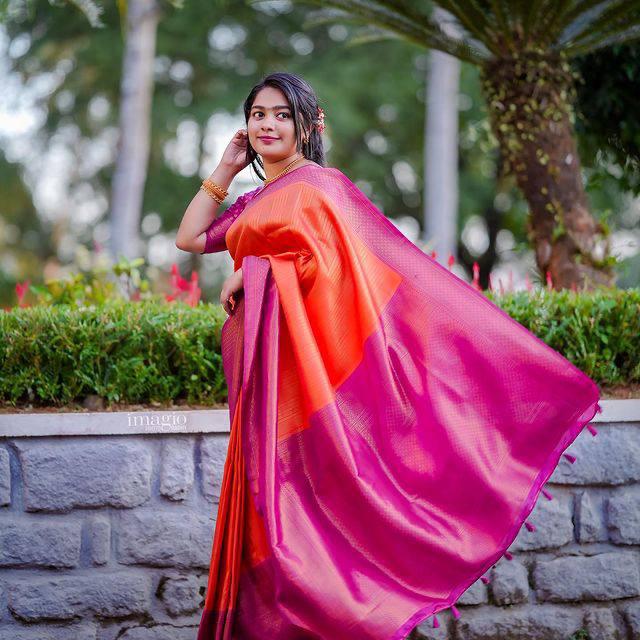 Brood Orange Soft Silk Saree With Conflate Blouse Piece