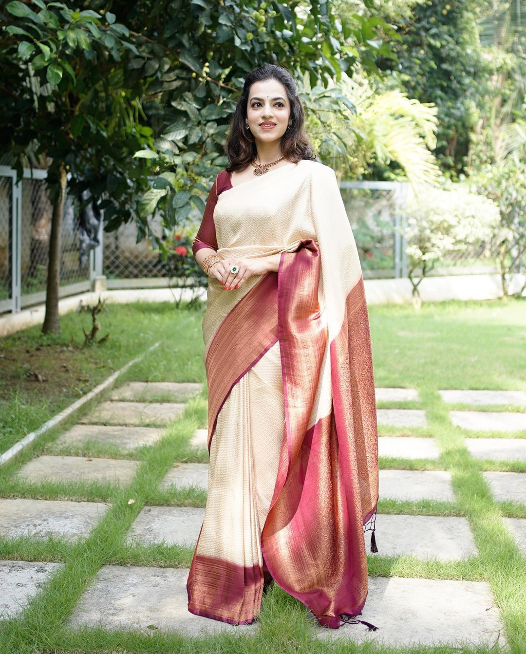 Splendiferous Beige Soft Silk Saree With Felicitous Blouse Piece