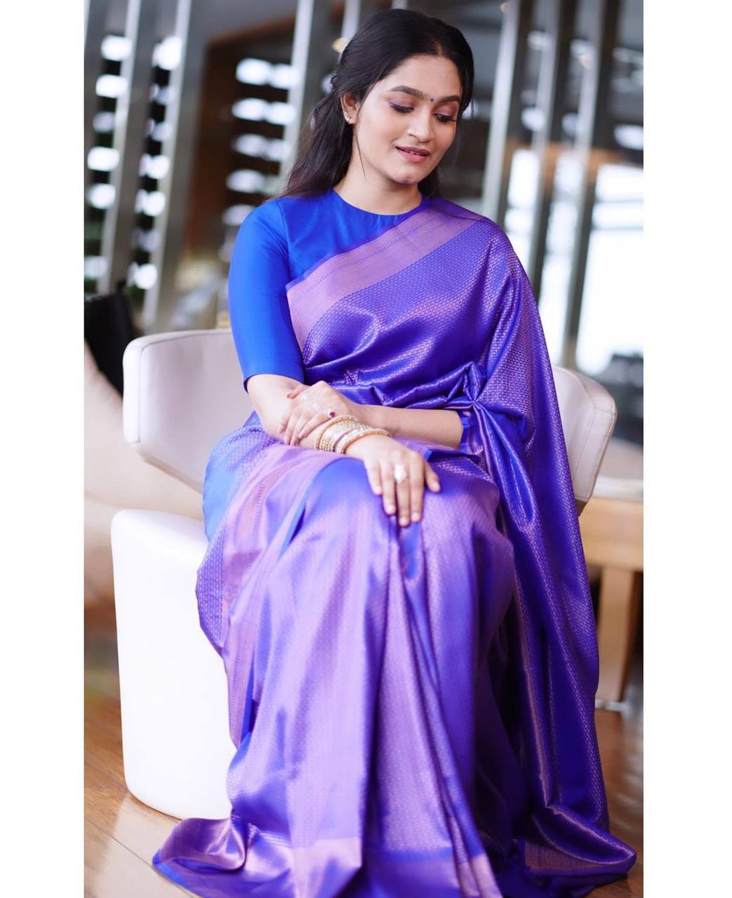 Gratifying Blue Soft Silk Saree With Amiable Blouse Piece