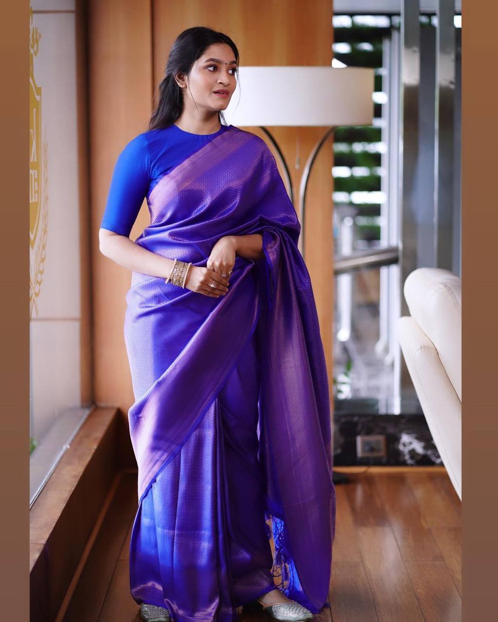 Gratifying Blue Soft Silk Saree With Amiable Blouse Piece