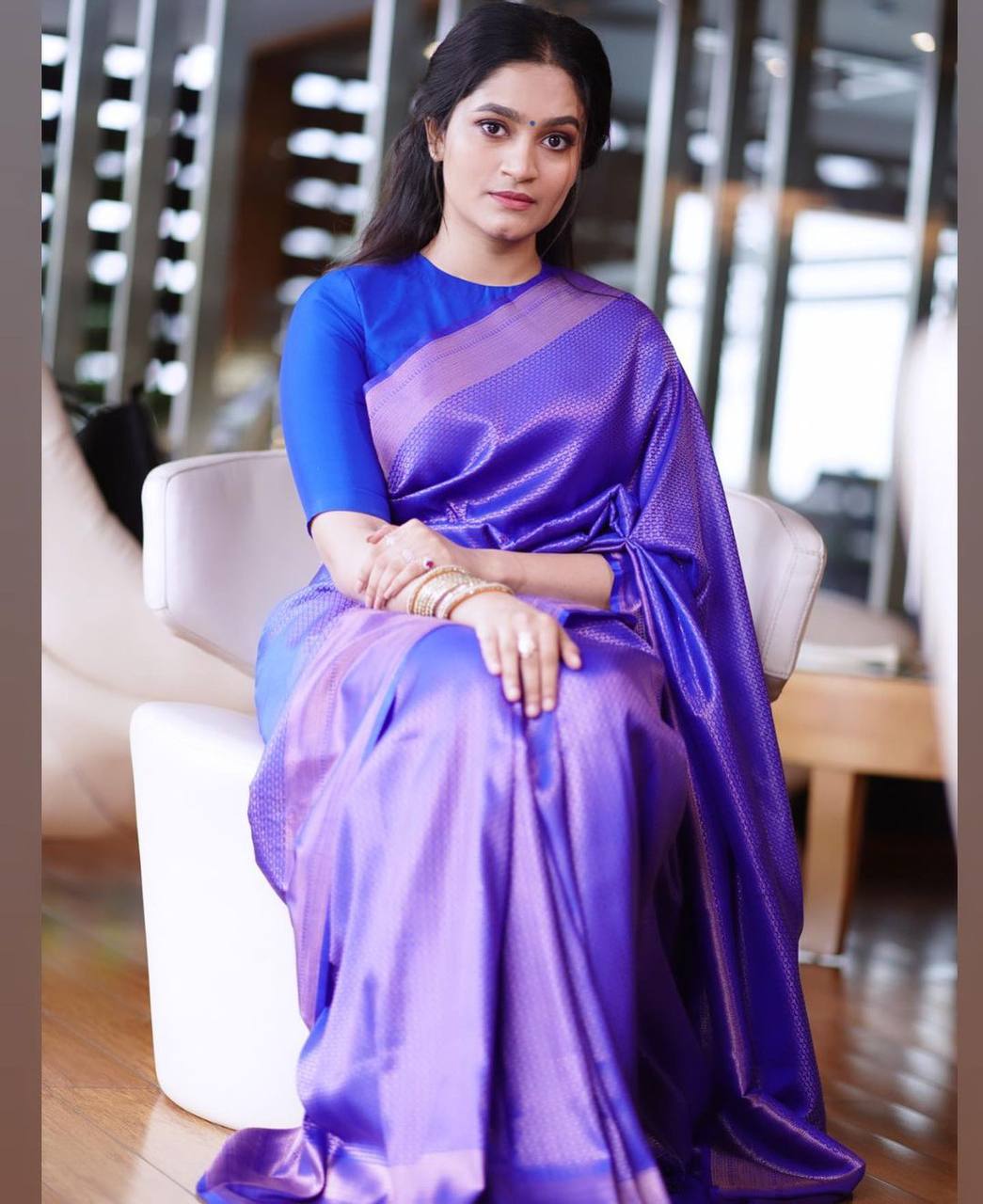 Gratifying Blue Soft Silk Saree With Amiable Blouse Piece