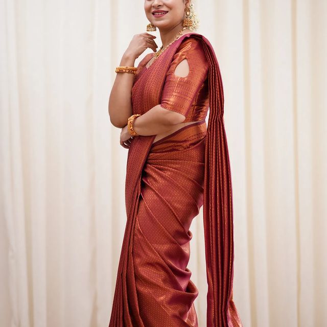 Conflate Maroon Soft Silk Saree With Demesne Blouse Piece