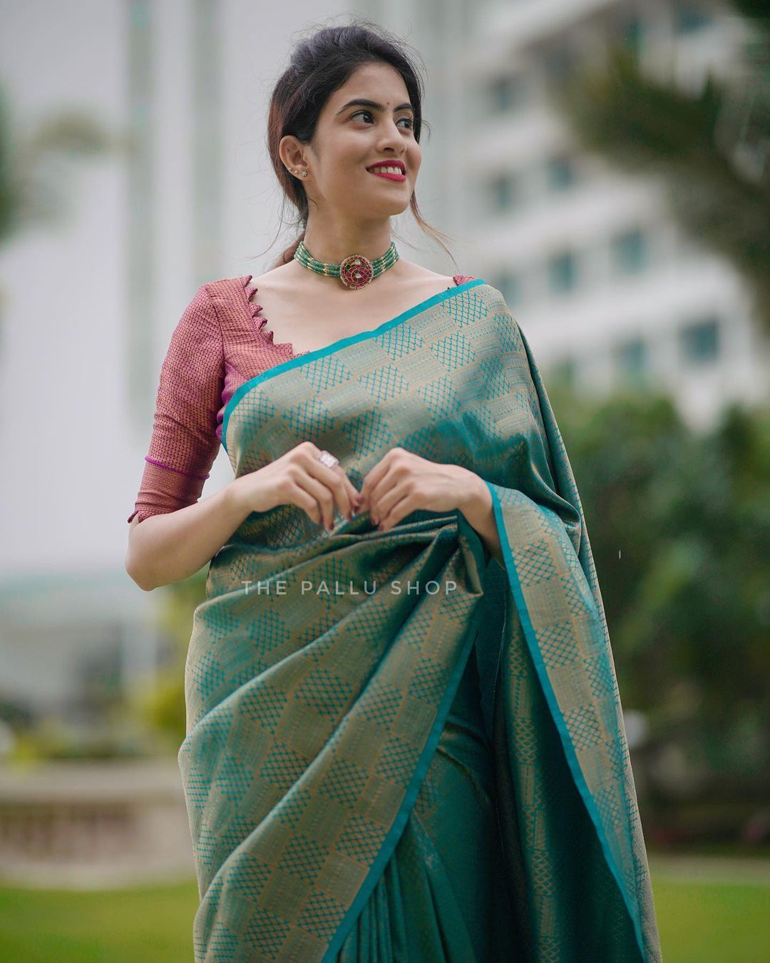 Surreptitious Rama Soft Silk Saree with Woebegone Blouse Piece