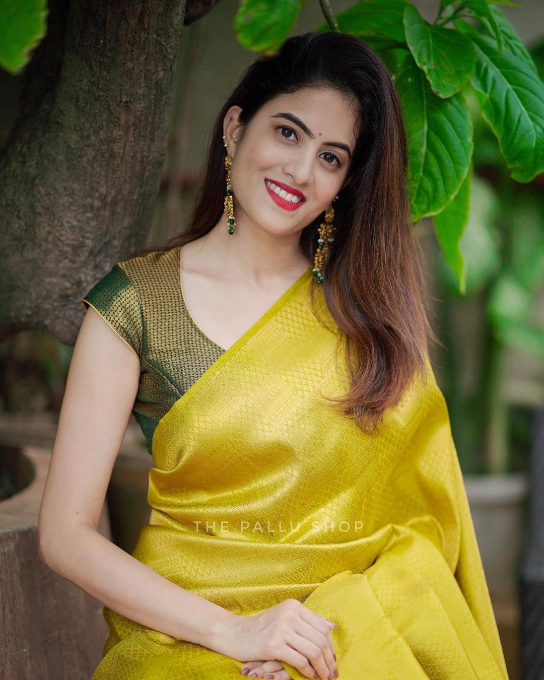 Sumptuous Yellow Soft Silk Saree with Vestigial Blouse Piece