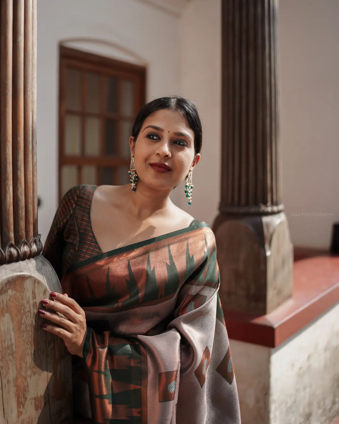 Delightful Grey Soft Silk Saree With Glorious Blouse Piece