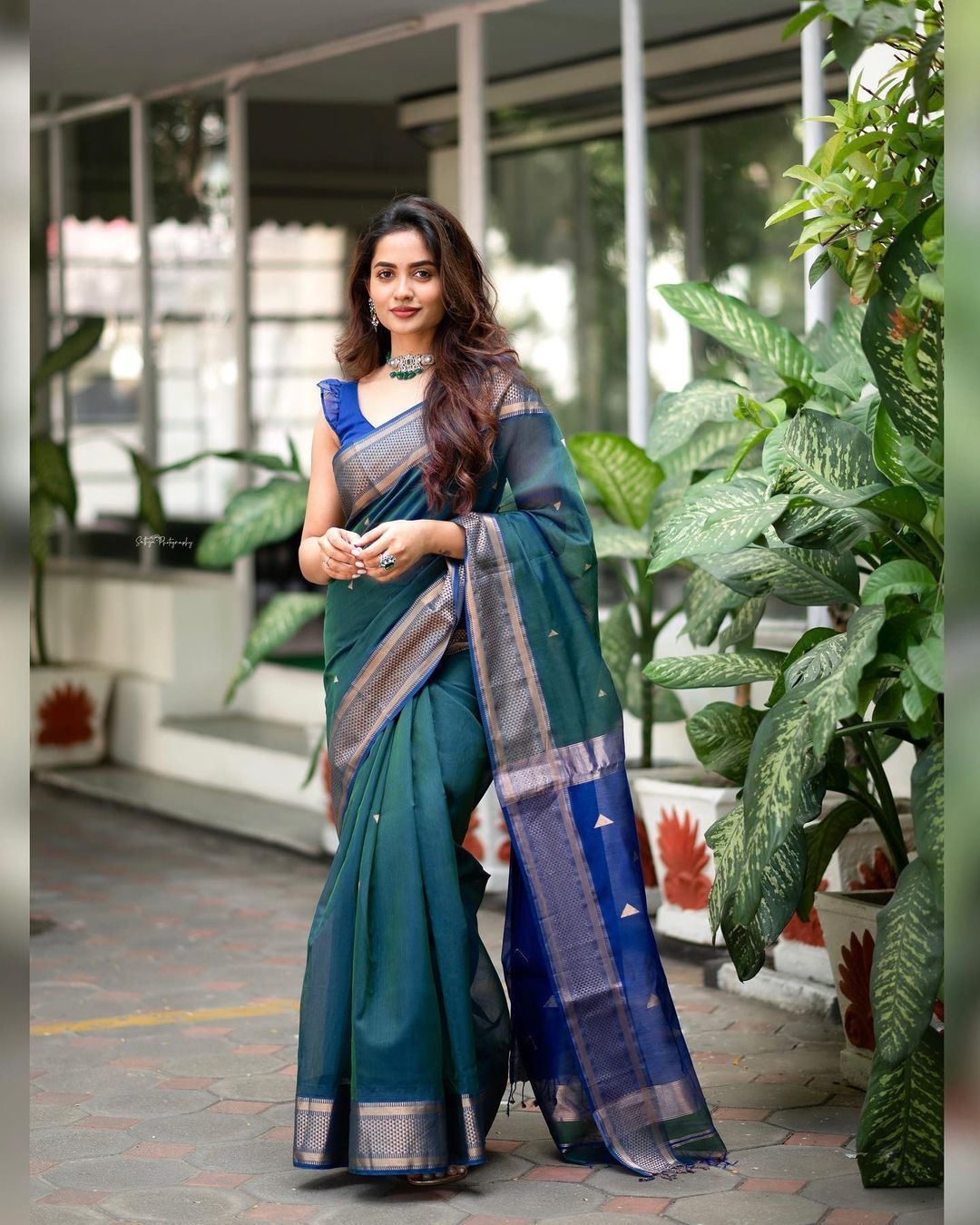 Mesmeric Rama Soft Silk Saree With Pleasant Blouse Piece