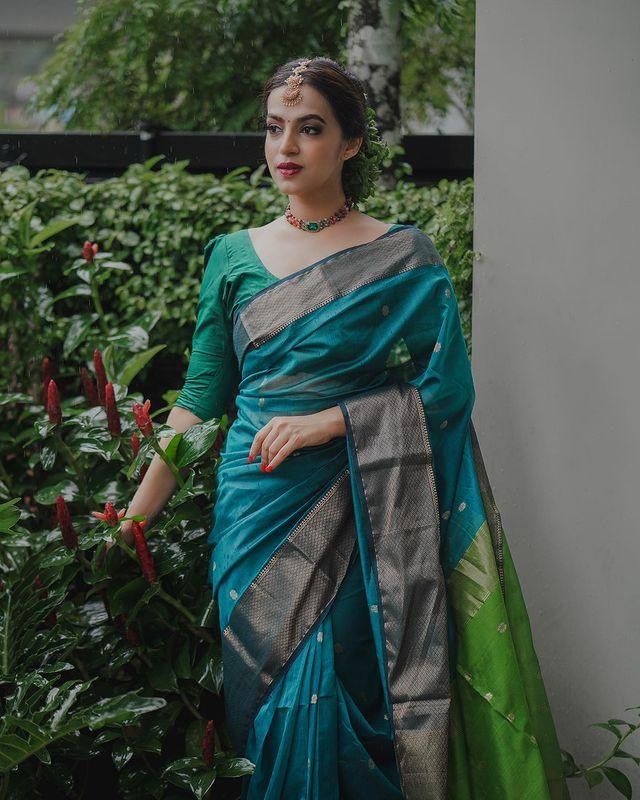 Breathtaking Rama Soft Silk Saree With Divine Blouse Piece