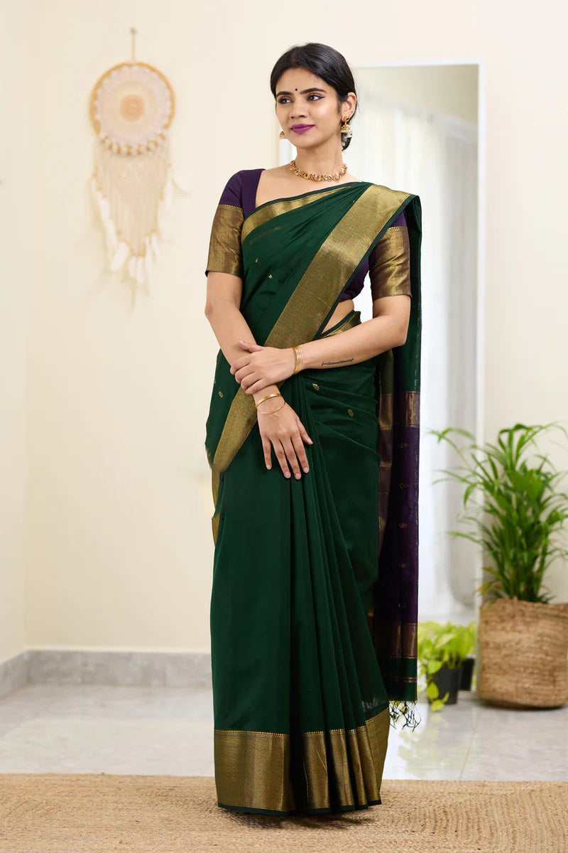 Lustrous Dark Green Cotton Silk Saree With Scintillating Blouse Piece`