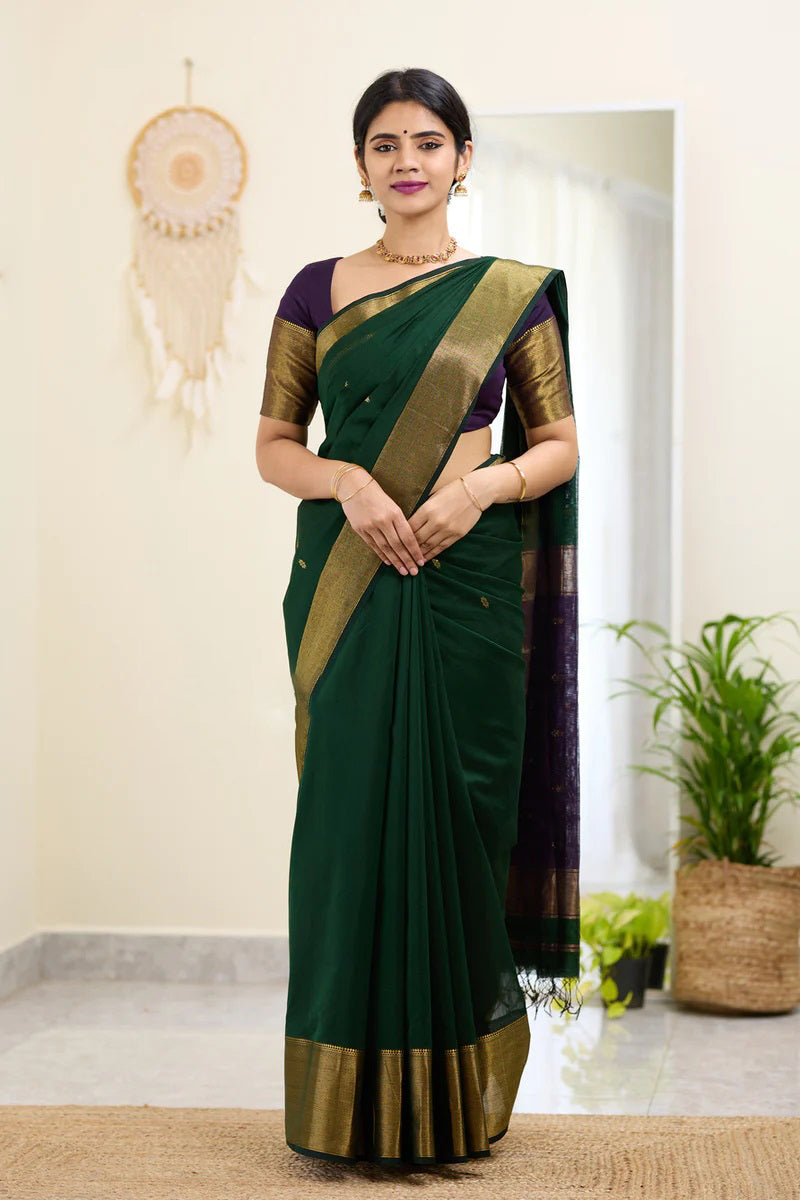 Lustrous Dark Green Cotton Silk Saree With Scintillating Blouse Piece`